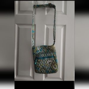 Woman's Vera Bradley crossover bag